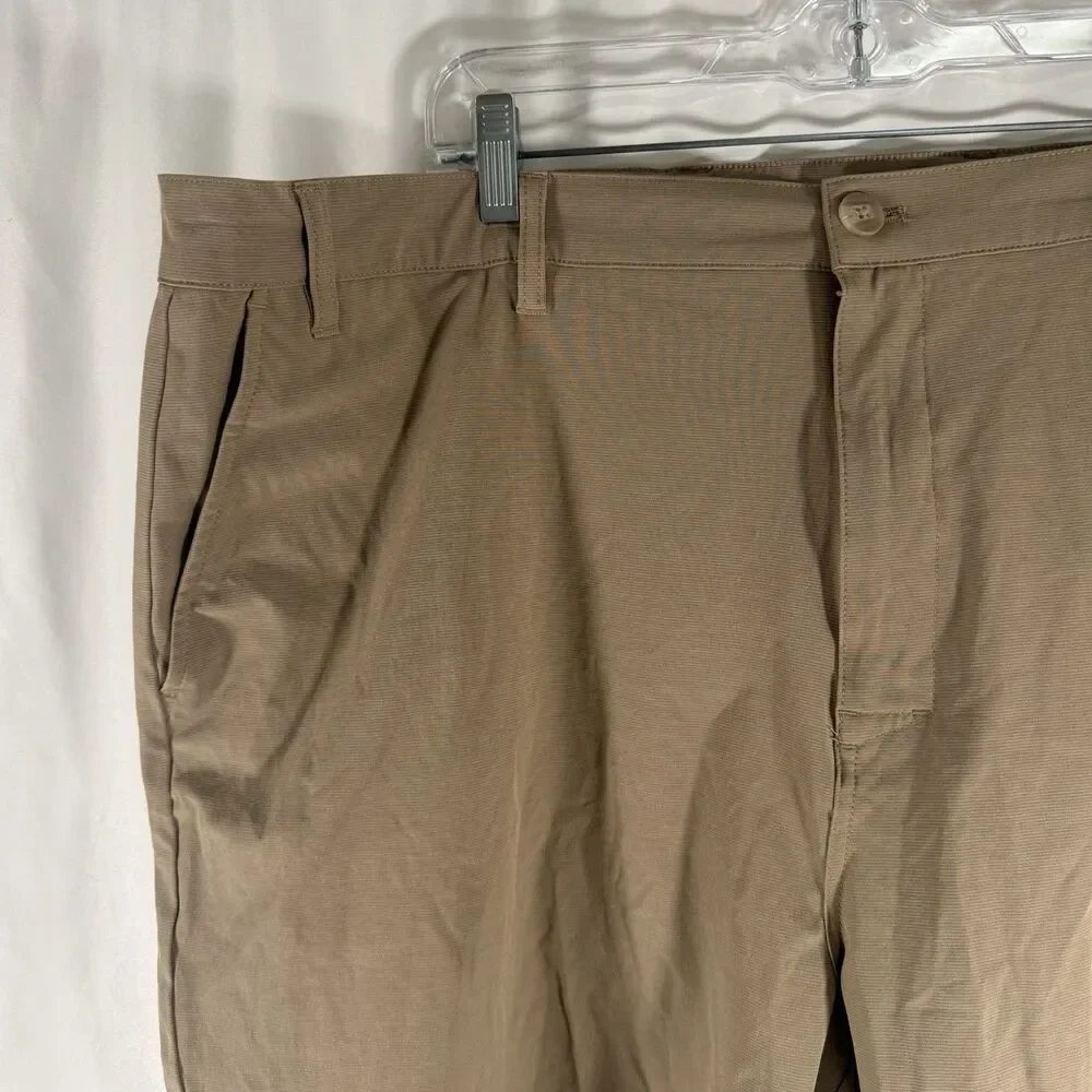 Callaway Golf Shorts Men's 44B Tan Brown Flat Front Lightweight Pockets Golfing